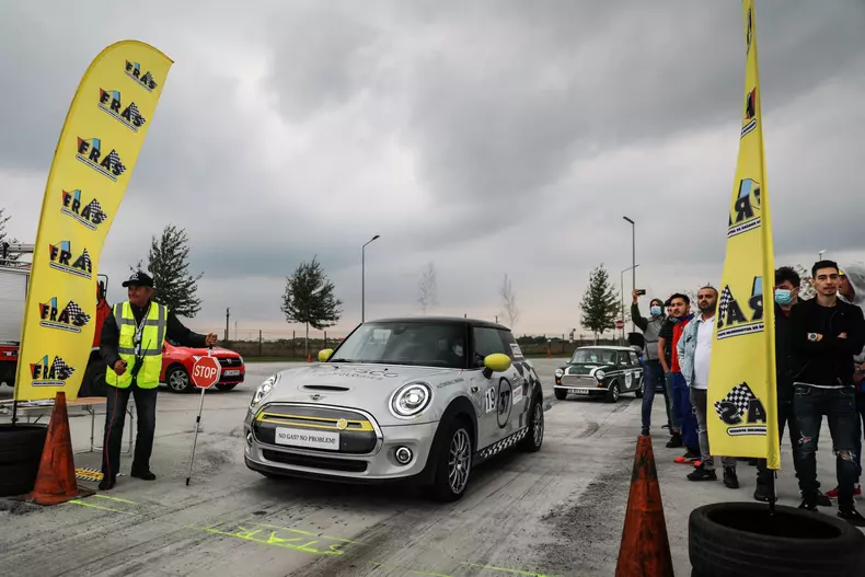 MINI Cooper SE la CNSS 2020 foto Dragos Savu079