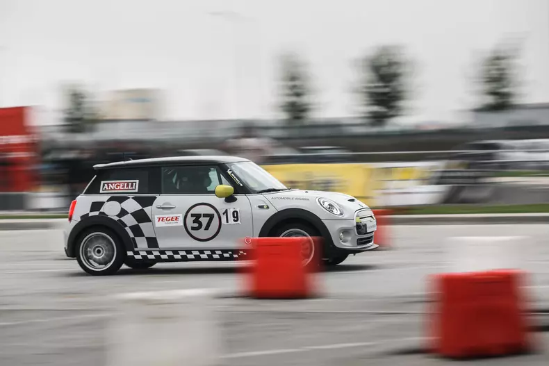 MINI Cooper SE la CNSS 2020 foto Dragos Savu081