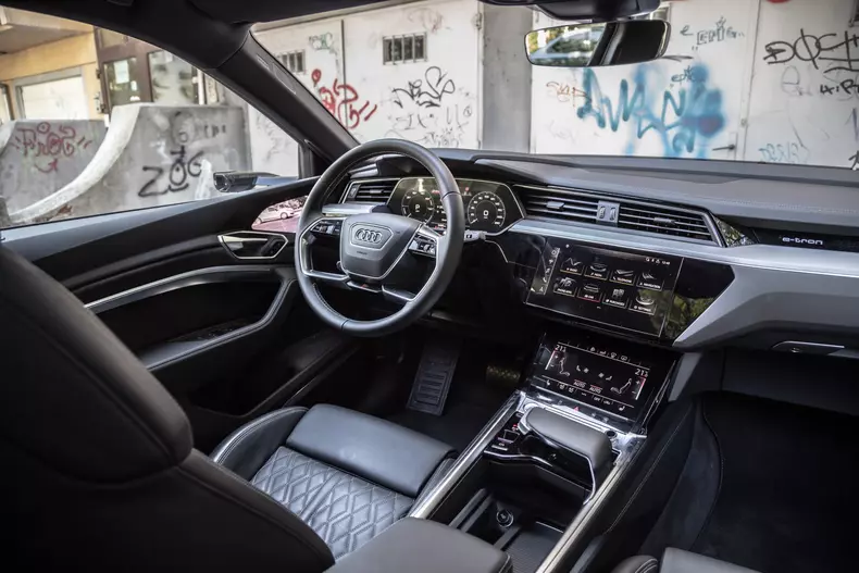 Audi e-tron Sportback 021