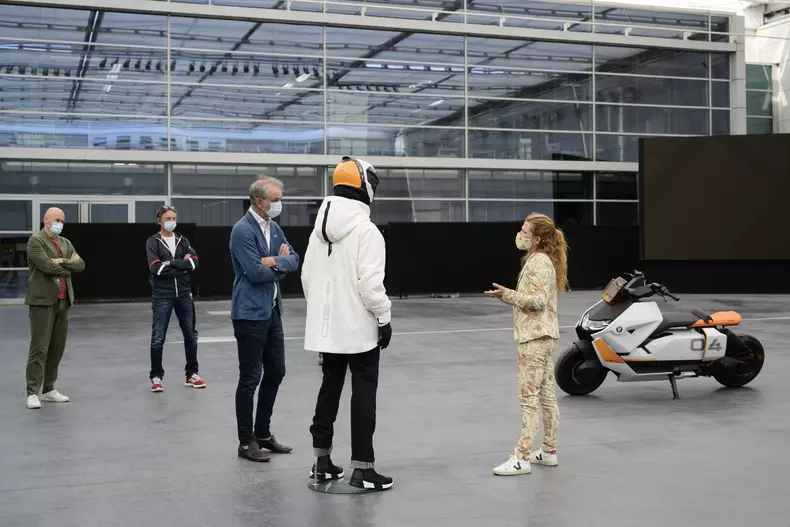 BMW Motorrad Definition CE 04 005