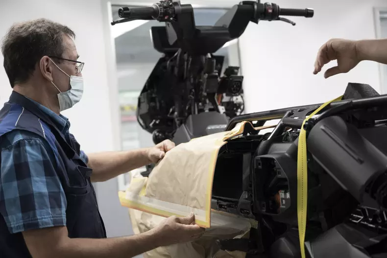 BMW Motorrad Definition CE 04 009