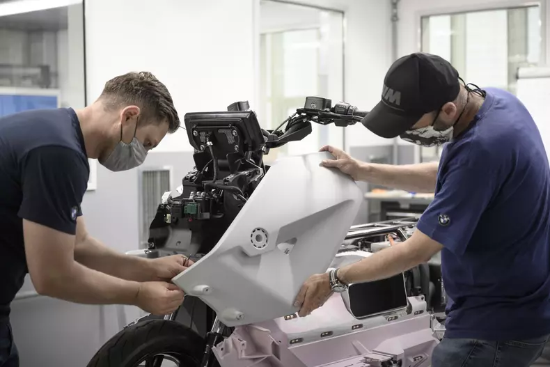 BMW Motorrad Definition CE 04 015