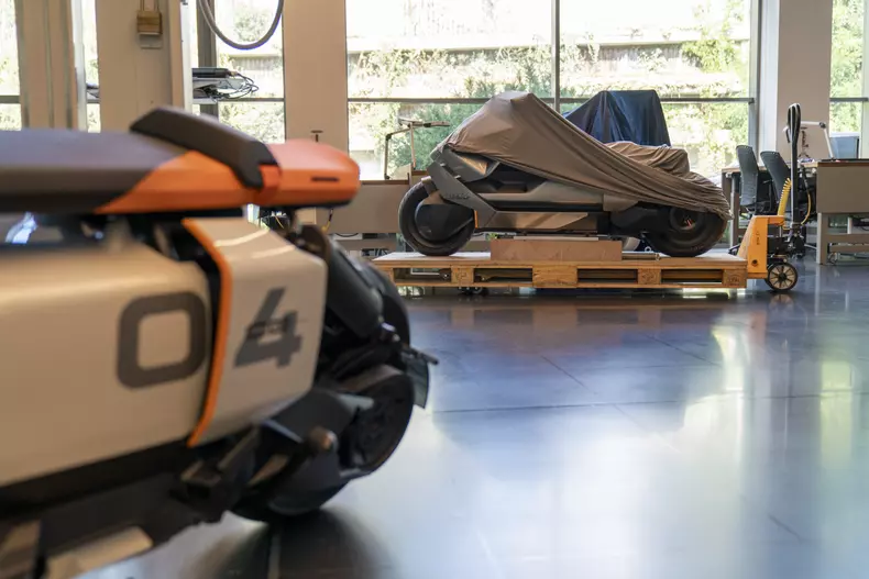 BMW Motorrad Definition CE 04 076