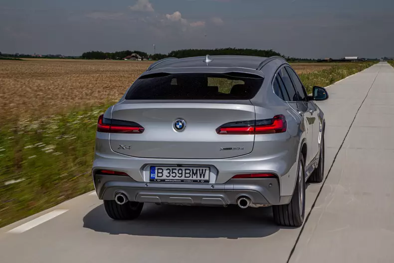 BMW X4 007