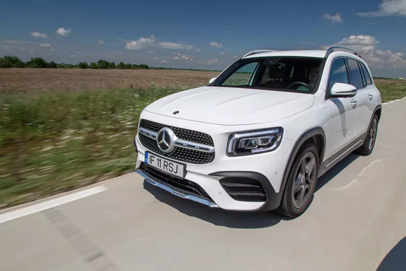 Mercedes GLB 009