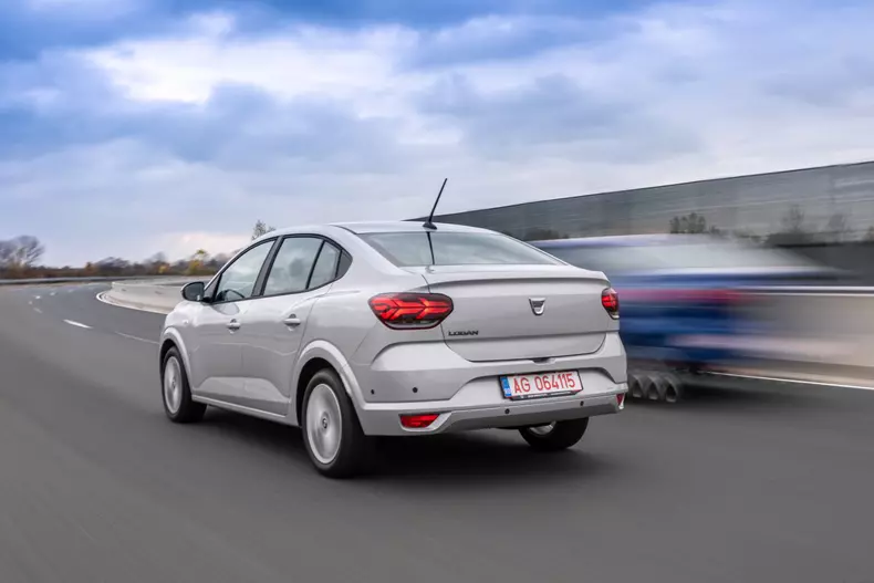 Dacia Logan 022