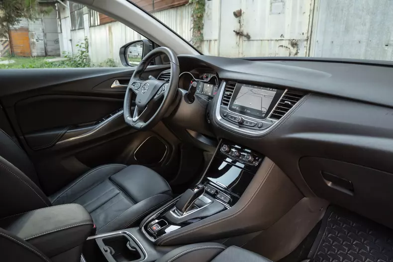 Opel Grandland X Hybrid4 016