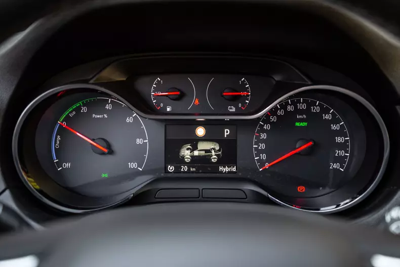 Opel Grandland X Hybrid4 019