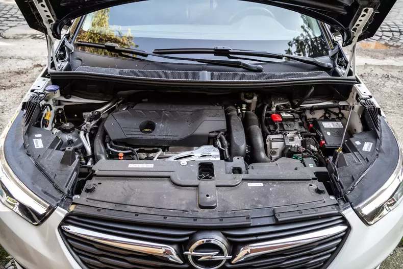 Opel Grandland X Hybrid4 020