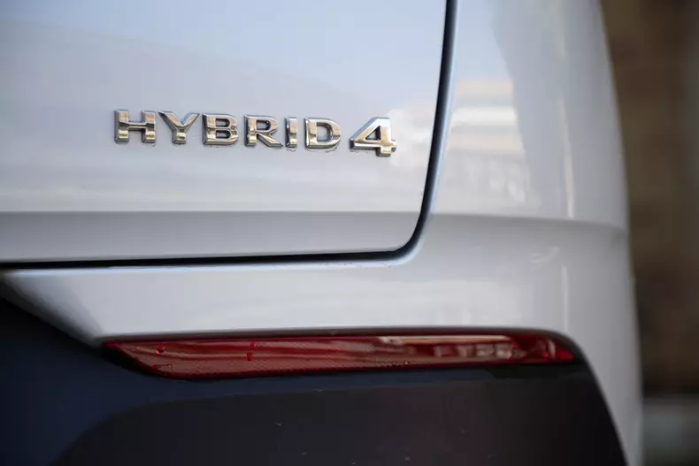 Opel Grandland X Hybrid4 024