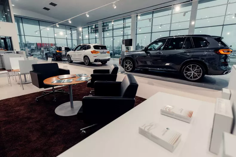 Showroom BMW Auto Cobălcescu Pitești 12
