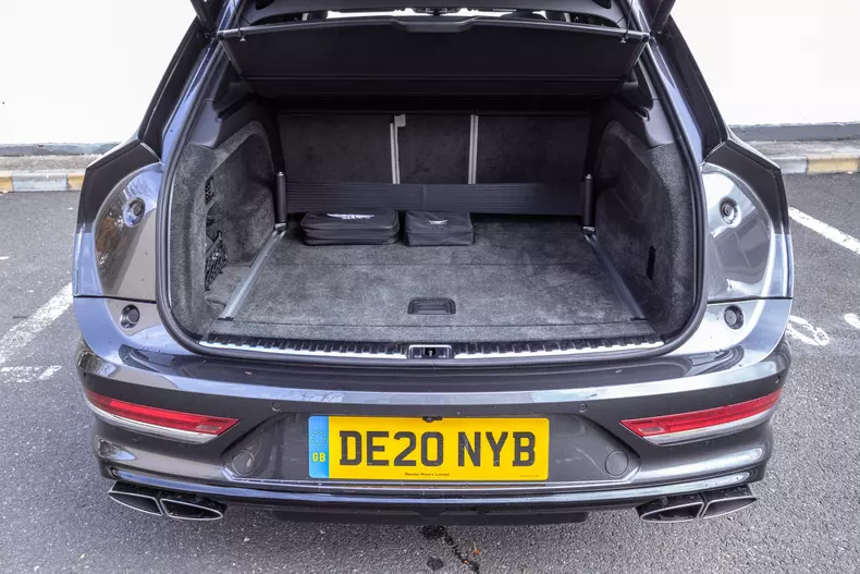 Bentley Bentayga V8 facelift 002