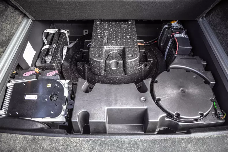 Bentley Bentayga V8 facelift 004