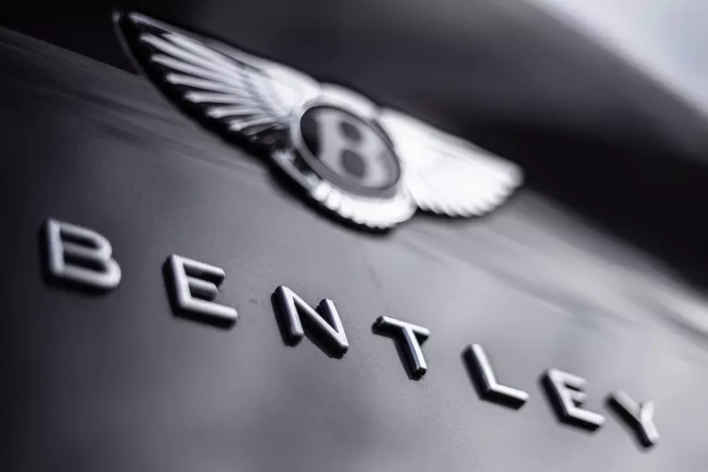 Bentley Bentayga V8 facelift 005