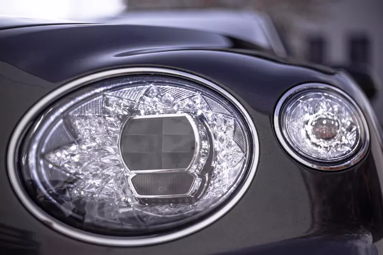 Bentley Bentayga V8 facelift 013