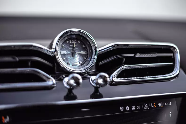 Bentley Bentayga V8 facelift 018