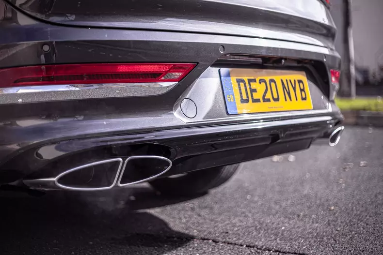 Bentley Bentayga V8 facelift 023