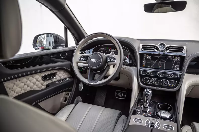 Bentley Bentayga V8 facelift 028