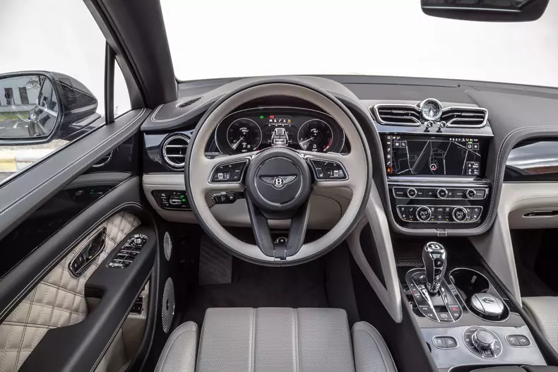 Bentley Bentayga V8 facelift 029