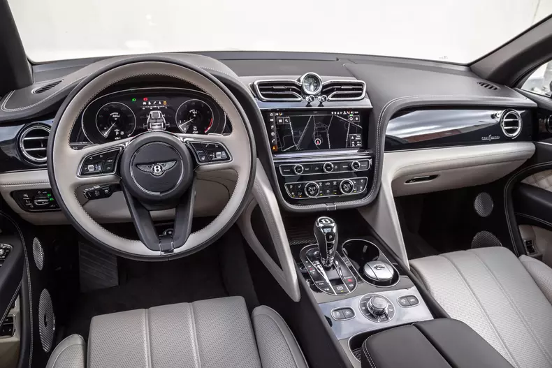 Bentley Bentayga V8 facelift 030