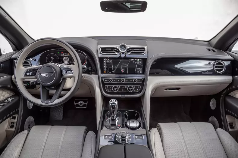 Bentley Bentayga V8 facelift 031