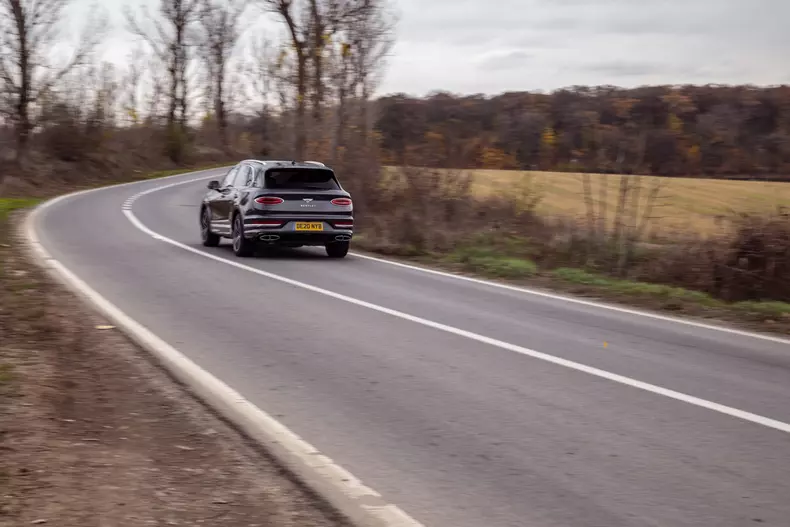 Bentley Bentayga V8 facelift 039