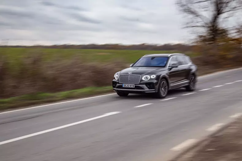 Bentley Bentayga V8 facelift 041