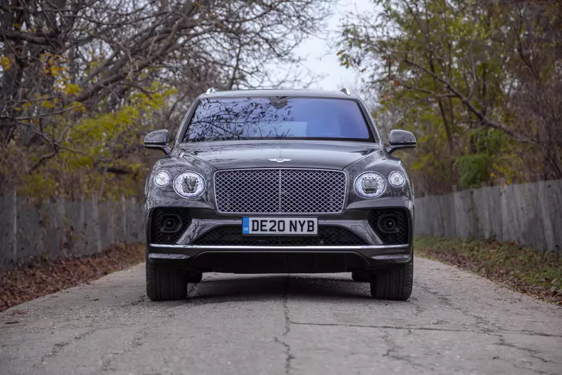 Bentley Bentayga V8 facelift 046