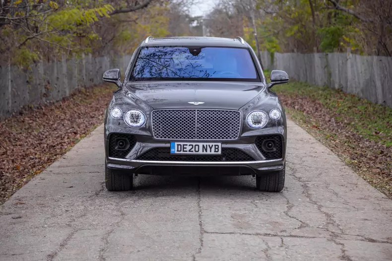 Bentley Bentayga V8 facelift 047