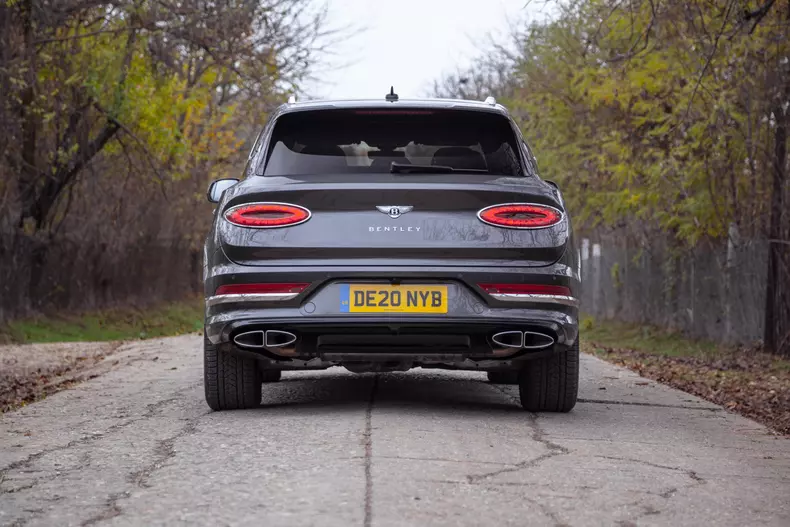 Bentley Bentayga V8 facelift 049