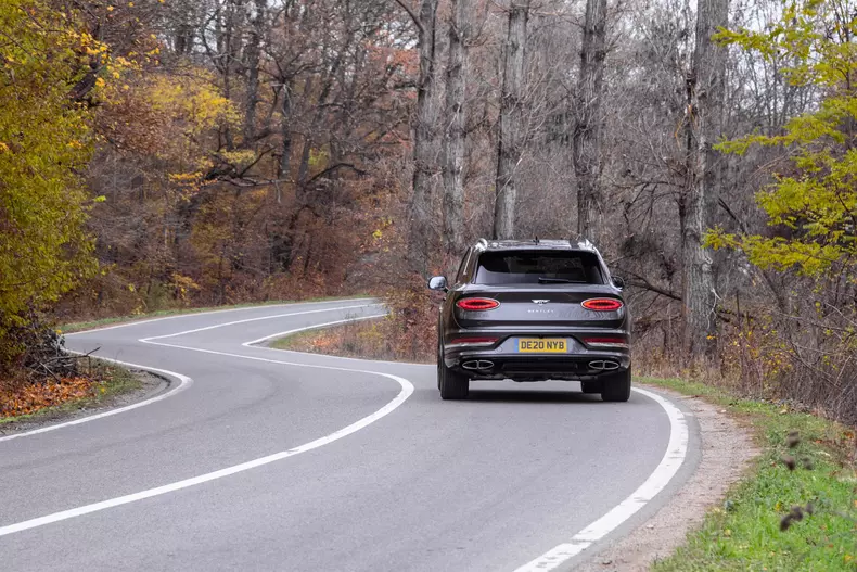 Bentley Bentayga V8 facelift 057