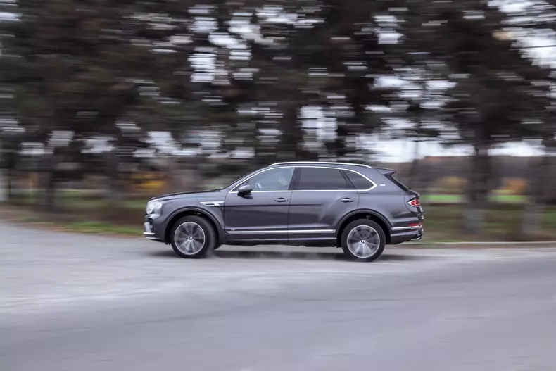 Bentley Bentayga V8 facelift 064