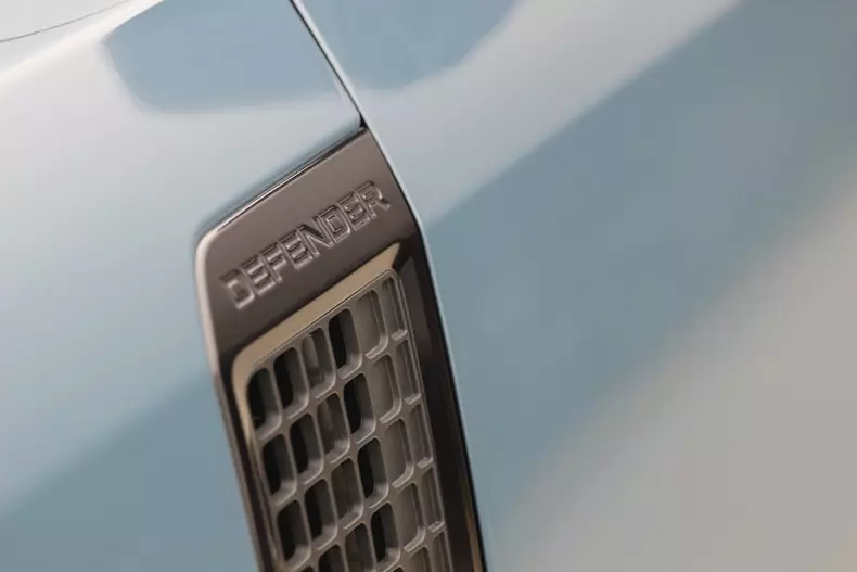 Land Rover Defender 006