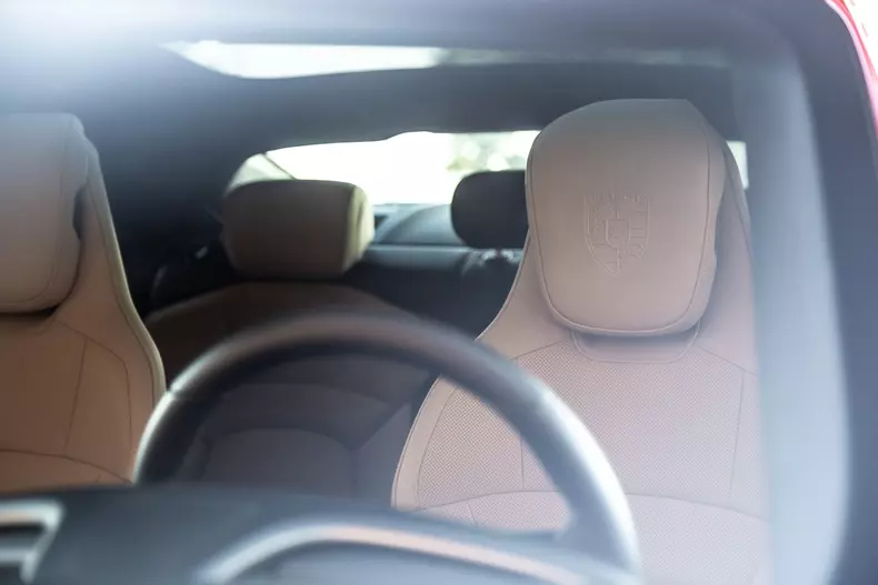 Porsche Taycan 4S 012