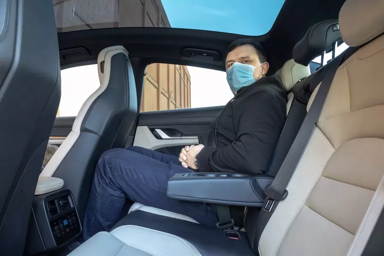 Porsche Taycan 4S 013