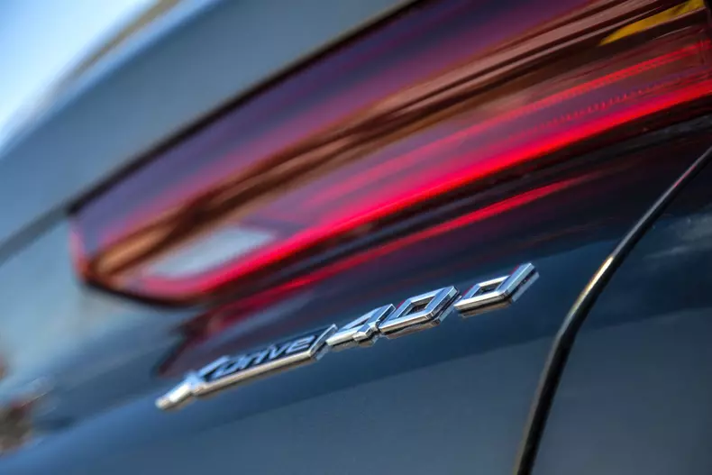 BMW X6 xDrive40d 002