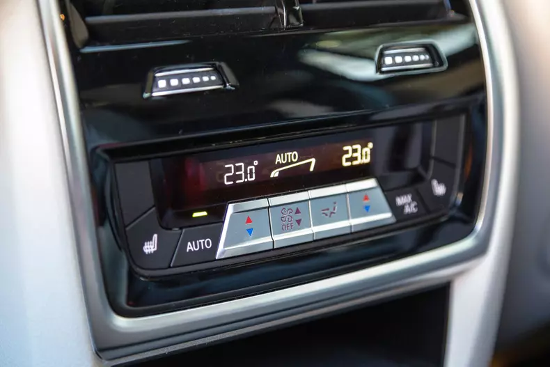 BMW X6 xDrive40d 032