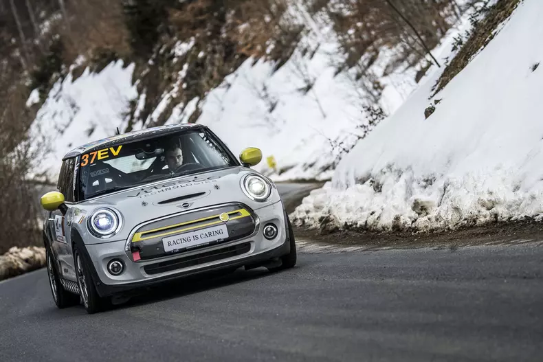Vitesco Technologies MINI Electric Racing MIMI 37