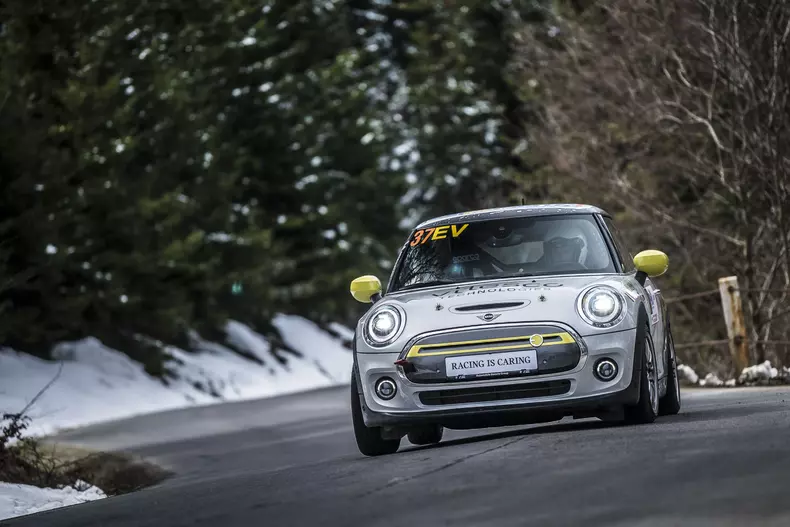 Vitesco Technologies MINI Electric Racing MIMI 37