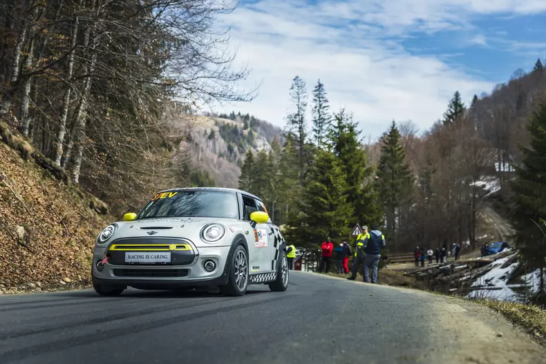 Vitesco Technologies MINI Electric Racing MIMI 37