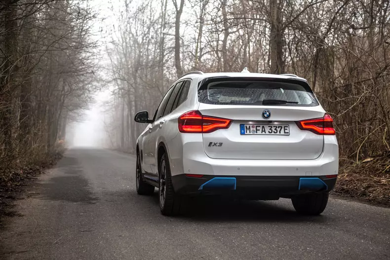 BMW iX3 021