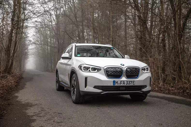 BMW iX3 022