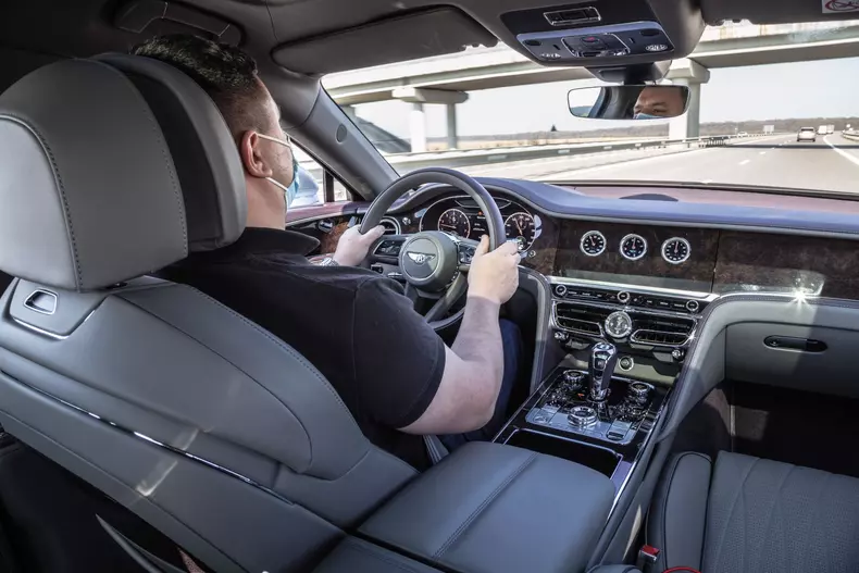 Bentley Flying Spur 060