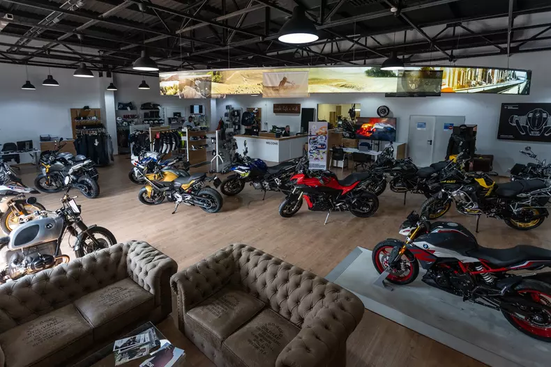 P90417465_lowRes_bmw-motorrad-moto-hu