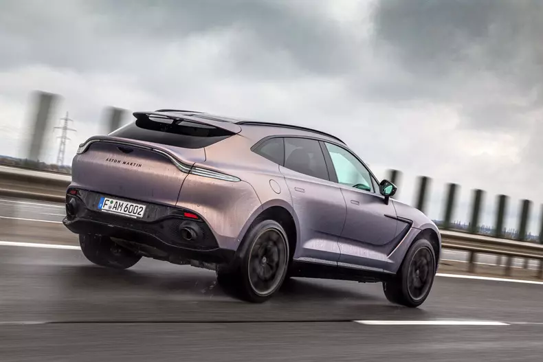 Aston Martin DBX 053