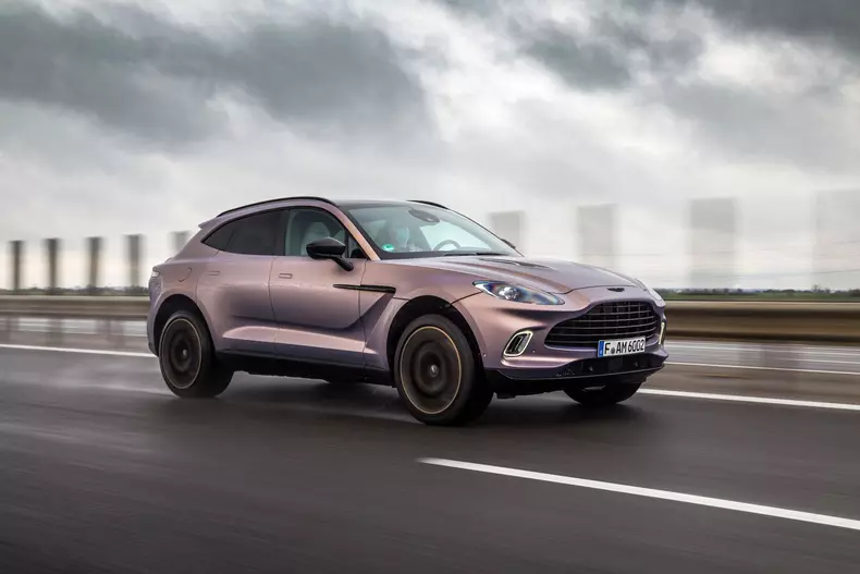 Aston Martin DBX 056