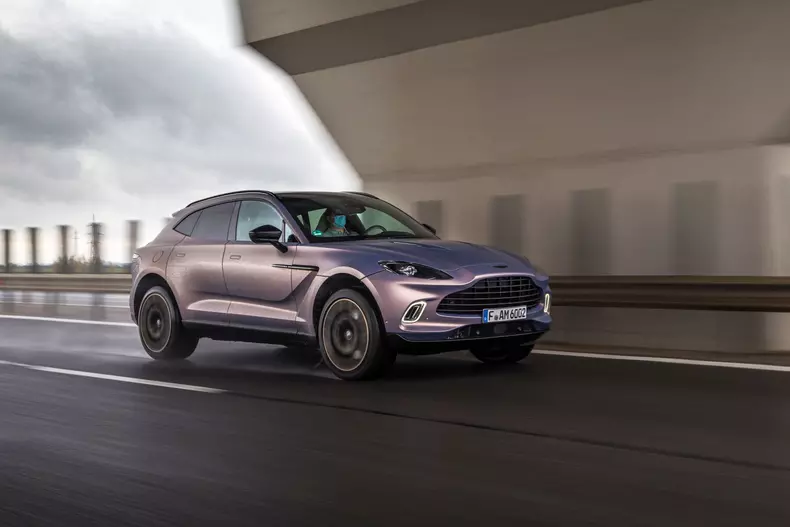 Aston Martin DBX 058