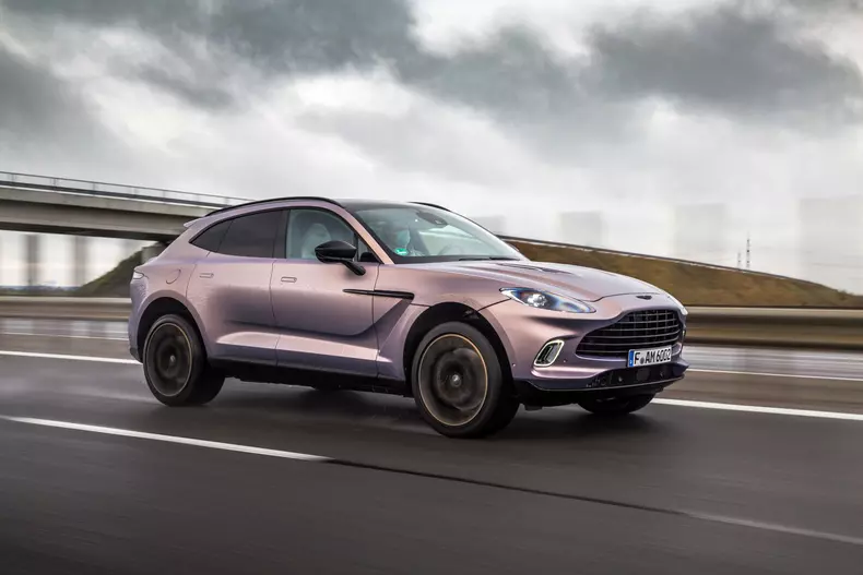 Aston Martin DBX 059