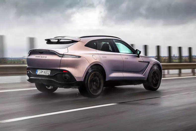 Aston Martin DBX 062