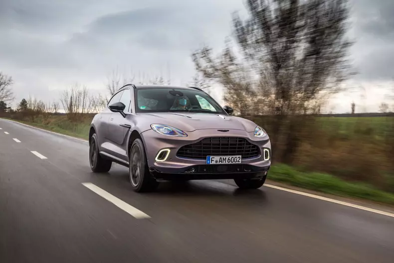 Aston Martin DBX 067